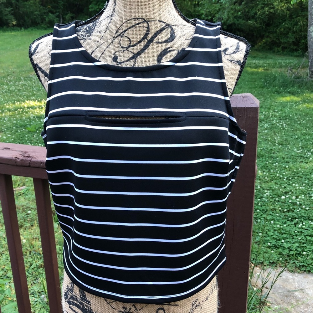 Decree black and white stripe top short sleeve
